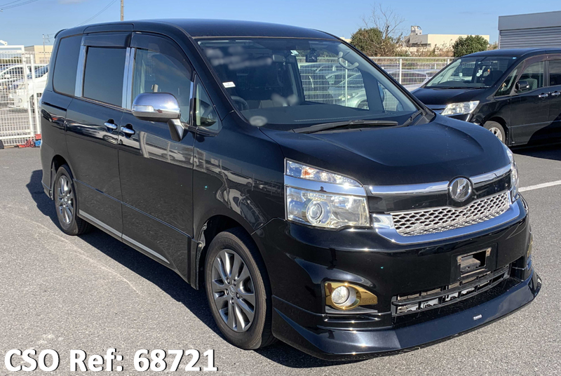 Toyota / Voxy 2014